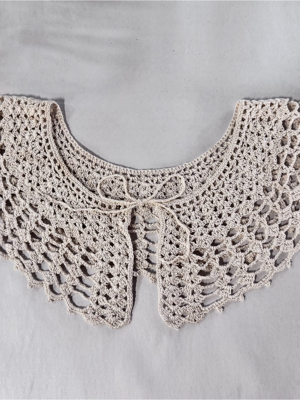 Vintage Crochet Lace Collar Sweater Accessory in Light Beige